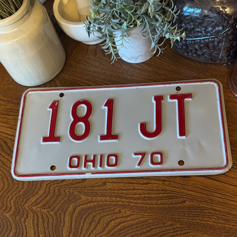 Vintage 1970 Ohio Vehicle Single License Plate 181 JT in white with red
